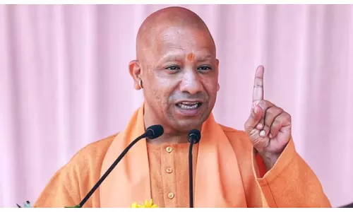 चुनावी मंच से CM योगी ने विपक्ष पर कसा तंज, बोले- अब कब्रिस्तान पर नहीं देवालयों पर खर्च होता है पैसा