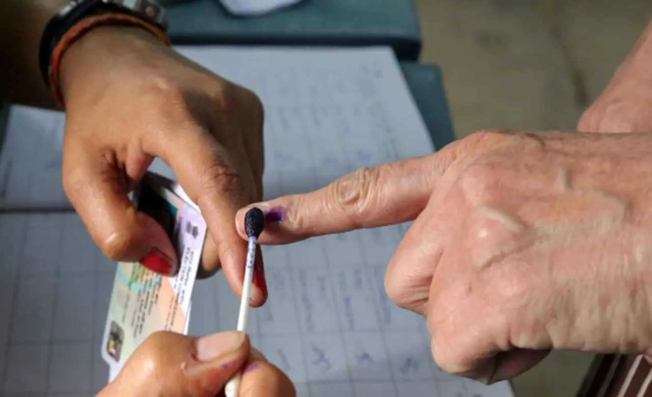 Loksabha Election 2024: लोकसभा चुनाव के छठे चरण में यूपी में हुआ 54.03  प्रतिशत मतदान, जानें सभी सीटों का अपडेट