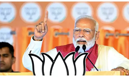 UP: मऊ में गरजे पीएम मोदी, बोले- “अच्छे-अच्छों की गर्मी उतारने में एक्सपर्ट हैं योगी”