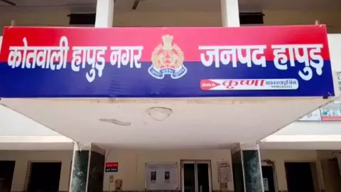 Case registered against four including a woman for abducting a minor girl, police engaged in search