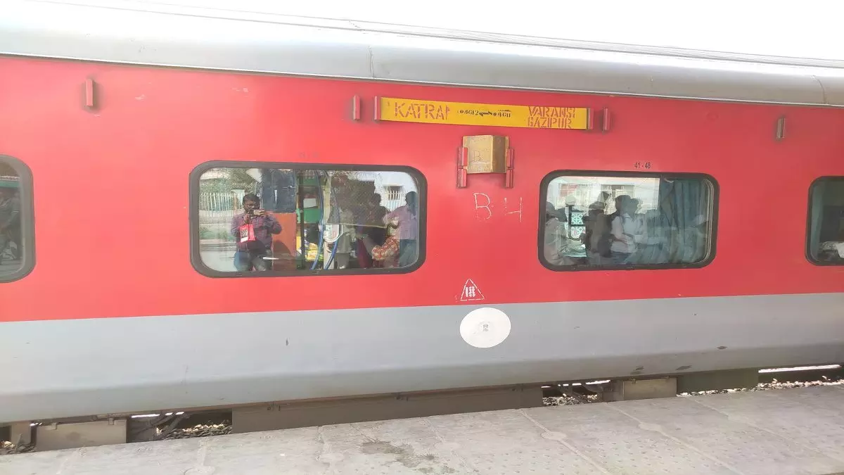 Lucknow To Vaishnav Devi Train Details