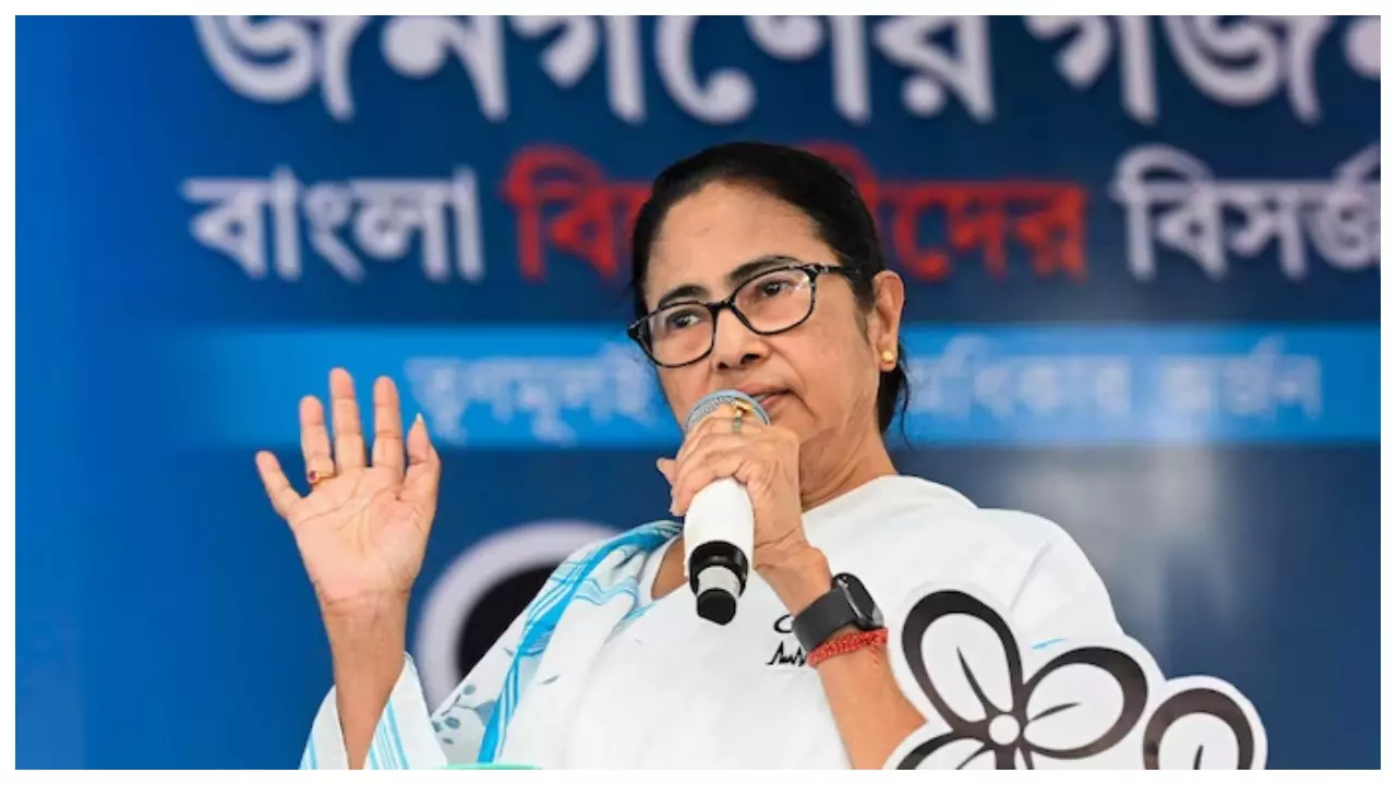 बंगाल की मुख्यमंत्री ममता बनर्जी ने NDA को लेकर किया दावा, बोलीं- गिर जाएगी सरकार