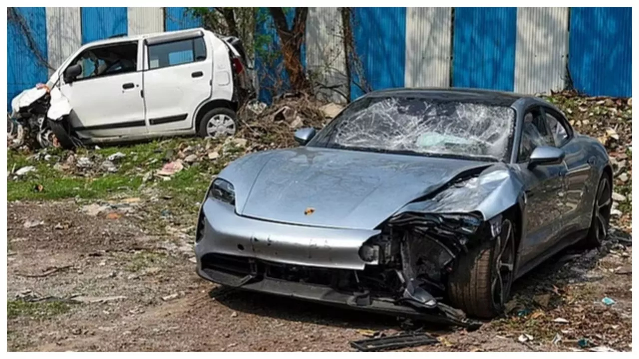 Pune Porsche Case: आरोपी परिवार के रिसॉर्ट पर चला बुलडोजर, अवैध हिस्से को ढहाया गया