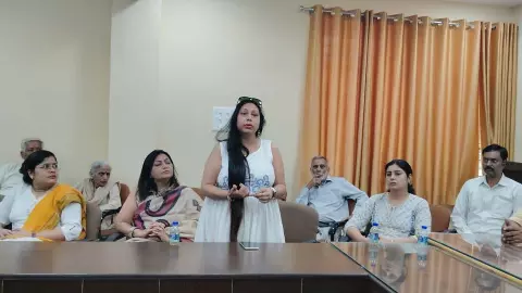 Special screening of Veer Savarkar film held in Meerut Special screening of Veer Savarkar film held in Meerut