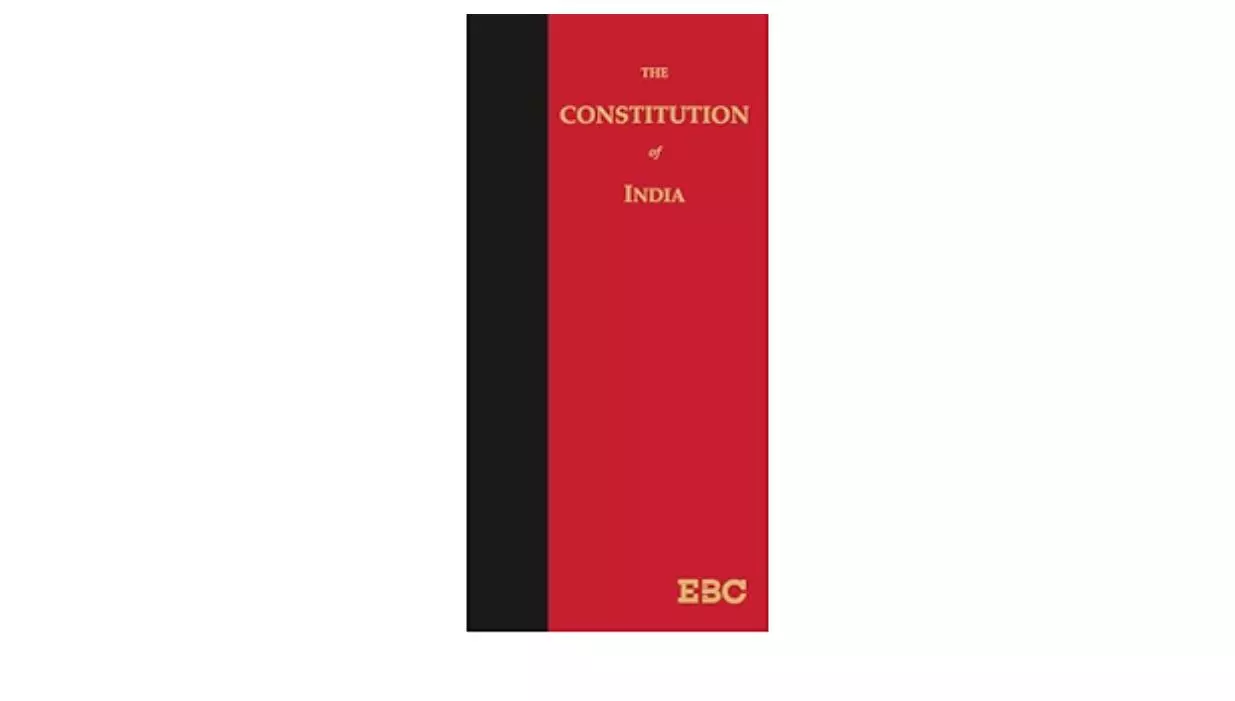 Lucknow News: विपक्ष की बयानबाजी से बढ़ी पॉकेट संविधान प्रति की बिक्री, पंद्रह साल से हो रही प्रकाशित