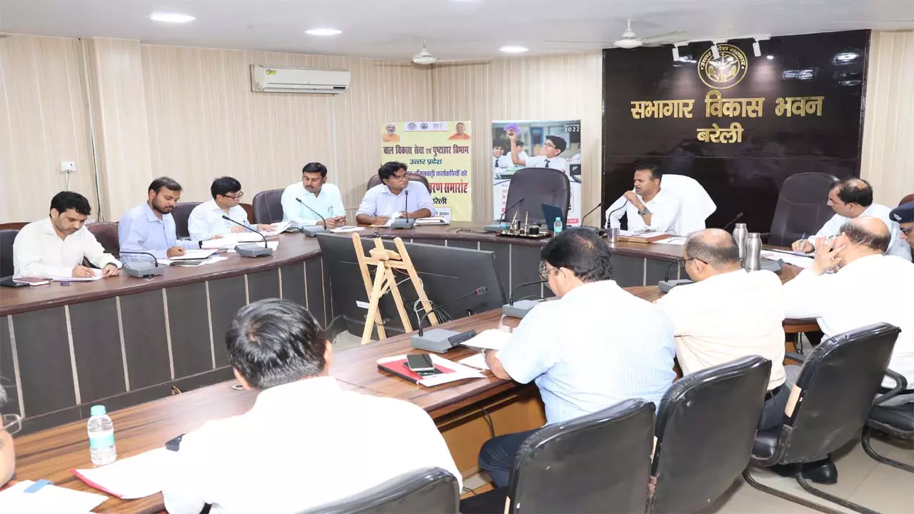 District Magistrate held a meeting of Flood Steering Group, gave instructions regarding preparations for rescue work