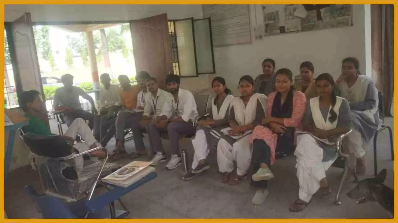 Shravasti News : जिला शिक्षा एवं प्रशिक्षण संस्थान में इको-क्लबों के माध्यम से छात्रों को किया गया जागरूक