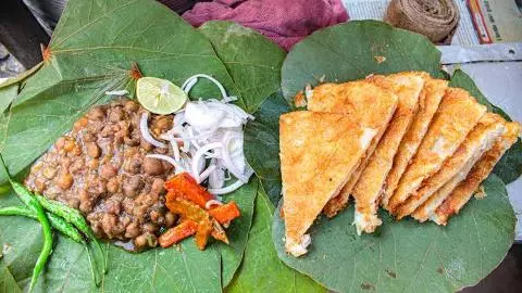 Chhole katlambe famous Dehradun Street Food Chhole katlambe famous Dehradun Street Food