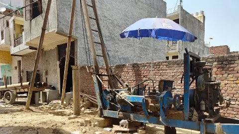 स्थानीय कॉलोनी में जारी रिबोर।