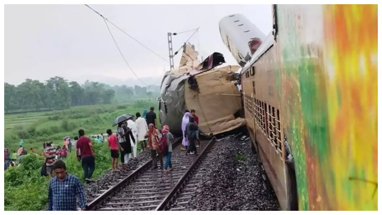 darjeeling train accident