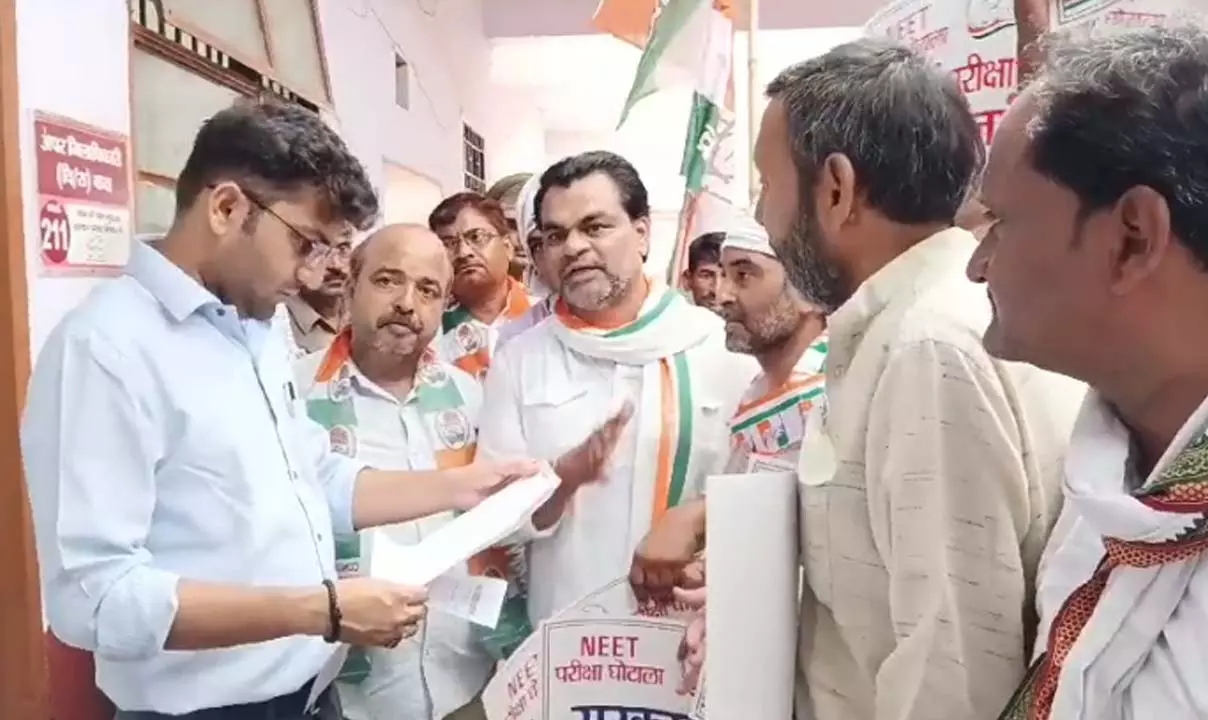 Congressmen protest against rigging in NEET exam, demand for CBI investigation