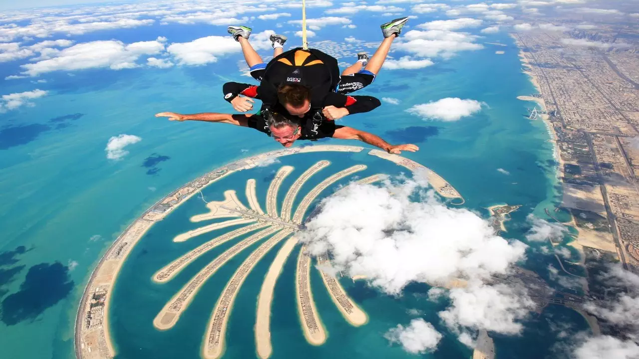 Best Skydiving Destinations in the World