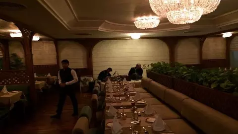 Lucknow Veg Restaurant