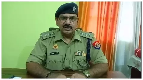 घटना की जानकारी देती पुलिस। Photo-  Newstrack