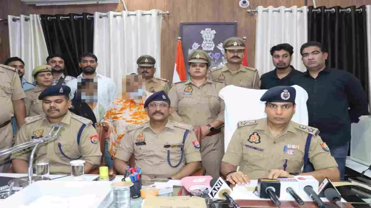 Etawah News: बच्चे का अपहरण कर बेचने जा रही दो महिलाओं को पुलिस ने पकड़ा