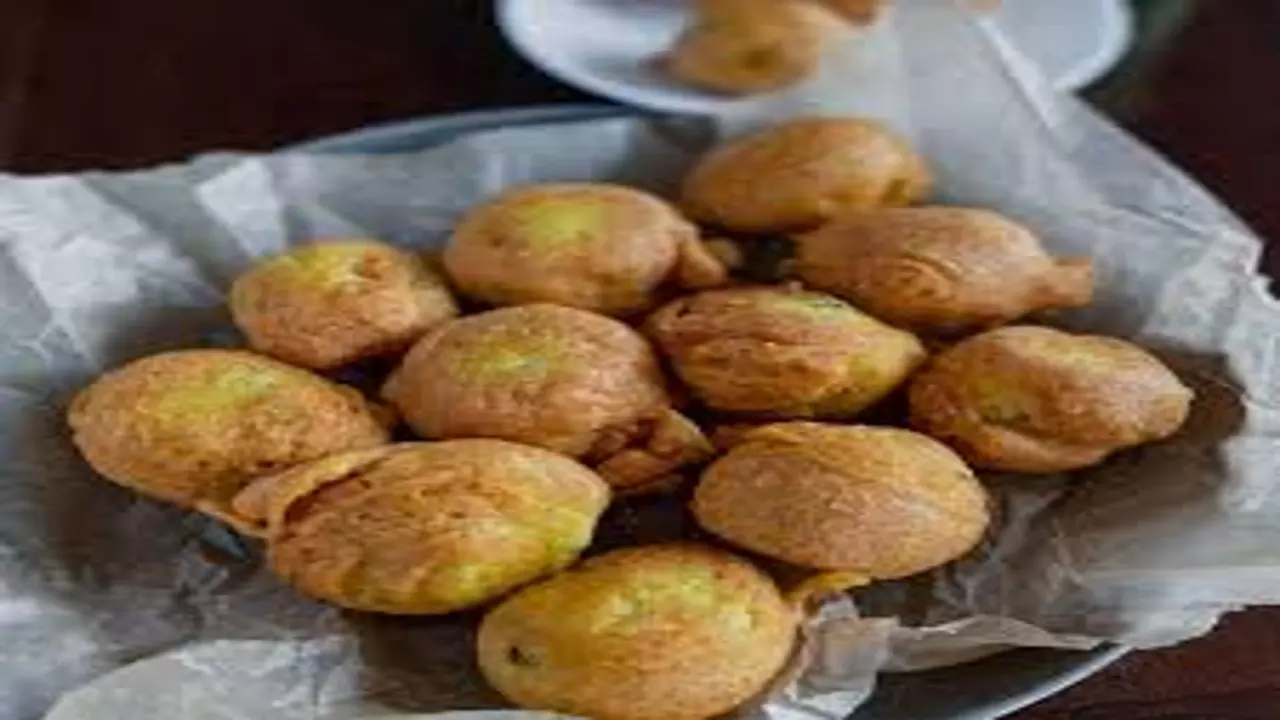 Mumbais Batata Vada in Mathura