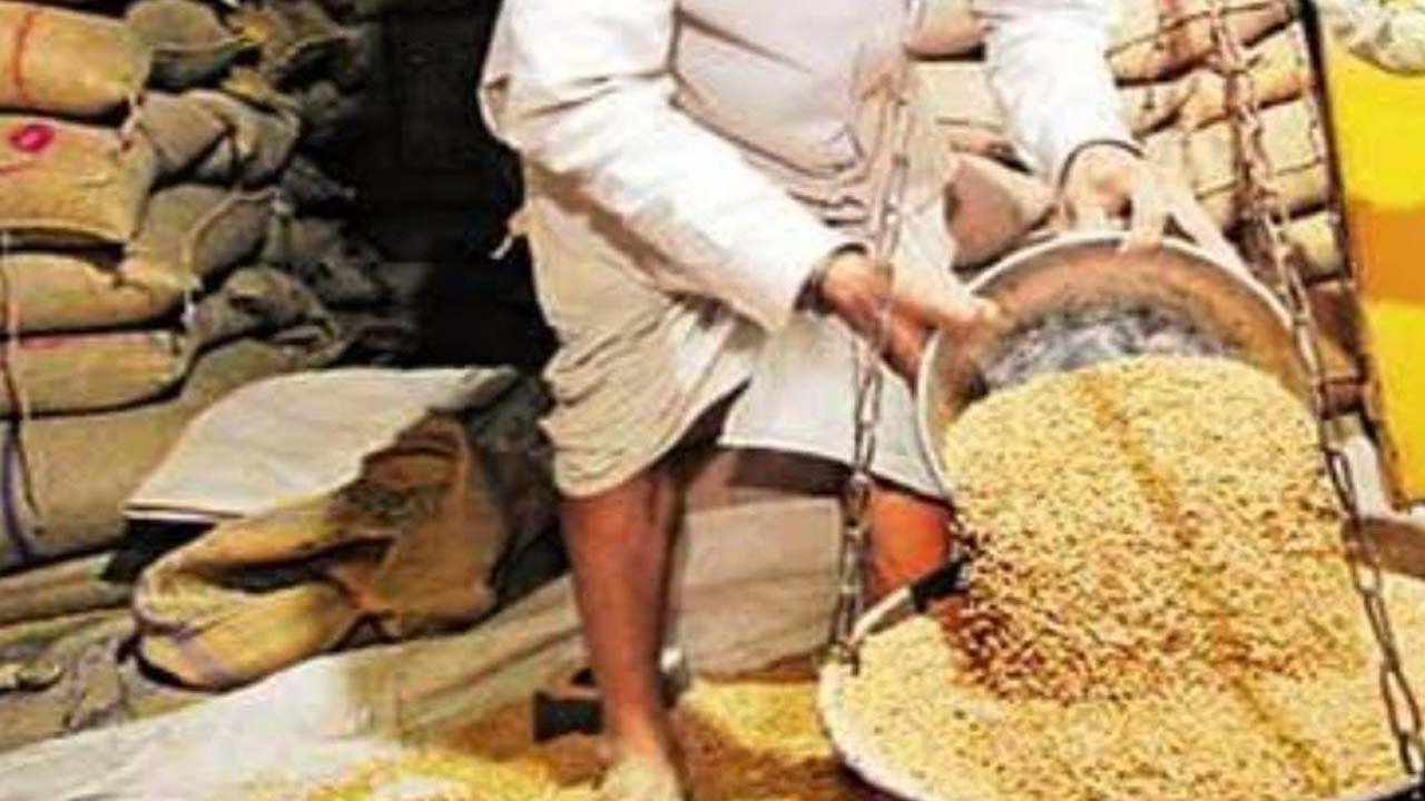 Ration dealer not ready to do e-KYC of ration card without remuneration, how will you get free grain in July