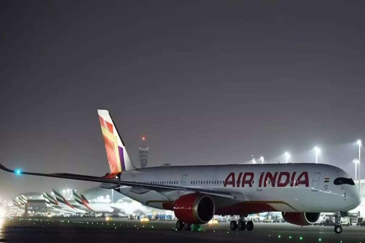 Air India: पोर्ट ब्लेयर एयरपोर्ट पर हुई पहली बार नाइट लैंडिंग, एयर इंडिया का विमान 68 यात्रियों को लेकर सुरक्षित उतरा
