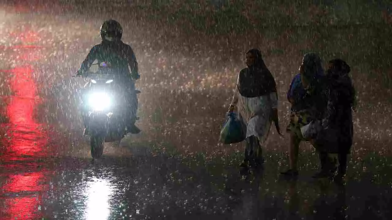 मौसम अपडेटः यूपी के अधिकांश जिलों में होगी झमाझम बारिश, जानिए अपने शहर का हाल