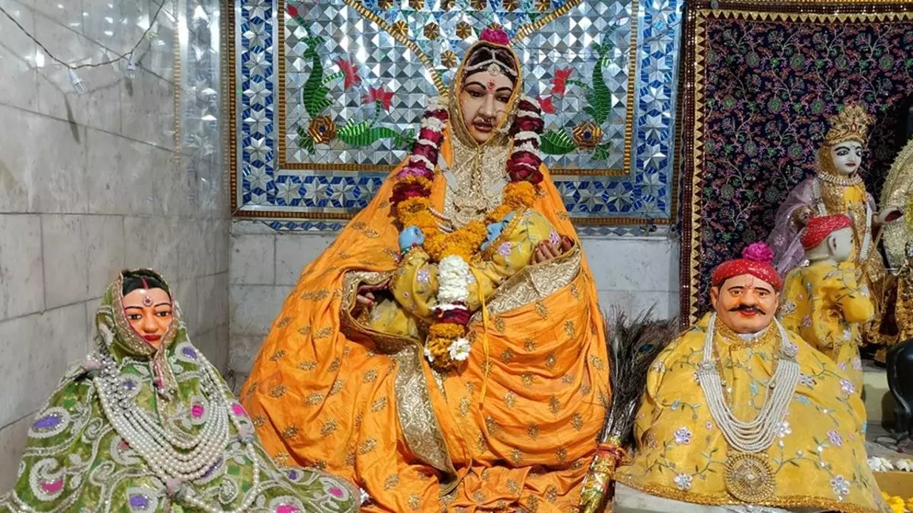 Shri Krishna And Maa Yoshoda Temple in Indore