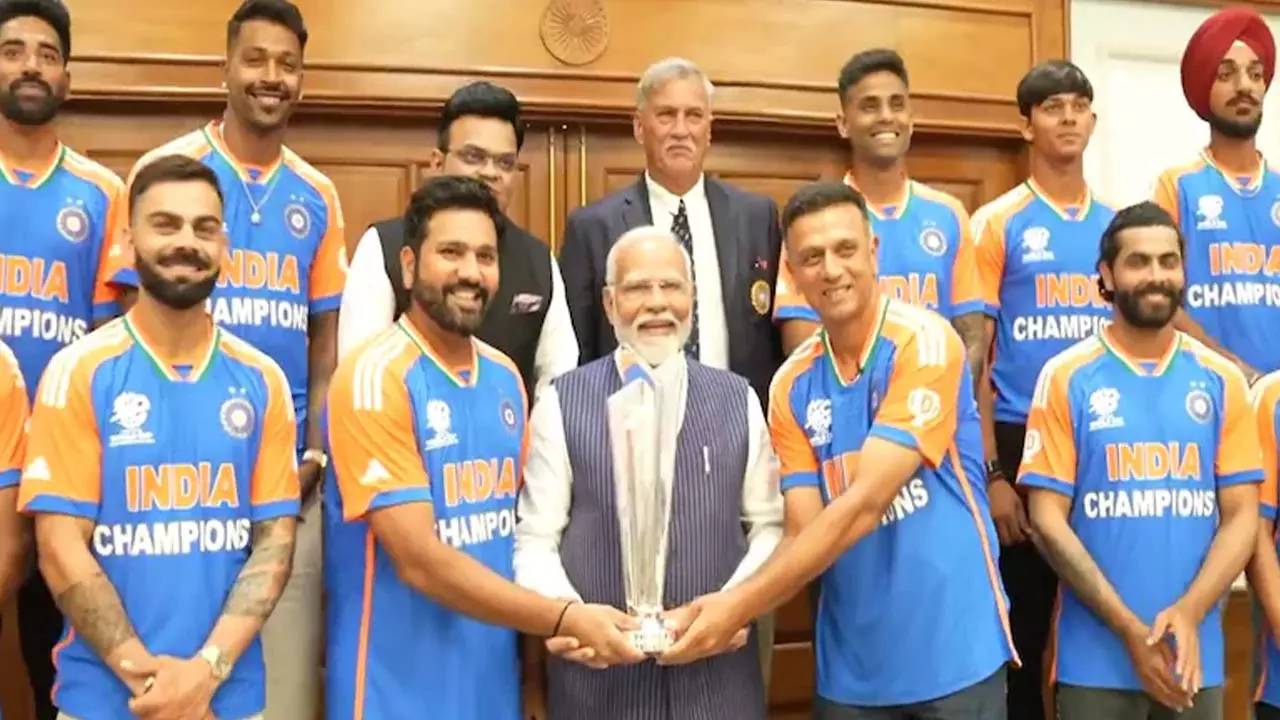 Rohit Sharma, Rahul Dravid along with members of the 20 World Cup winning Indian team met Prime Minister Narendra Modi