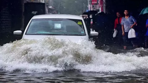 Monsoon Car Driving Tips