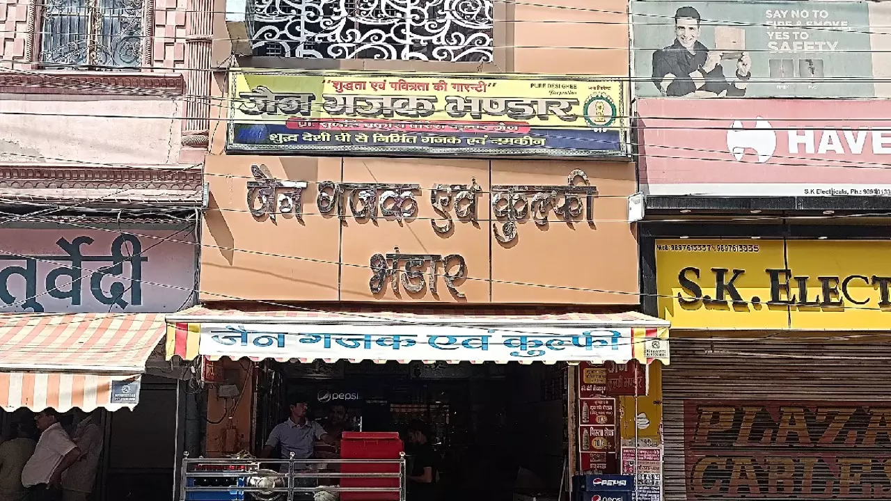 Firozabad Famous Patties: फिरोजाबाद में यहां खाएं लाजवाब पेटीज, खुश हो जाएगा दिल