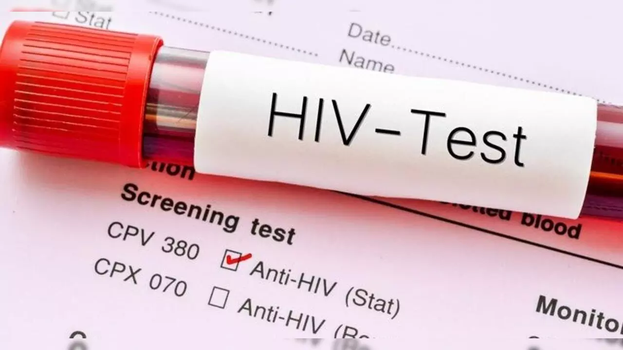 HIV In Hindi: त्रिपुरा में HIV से मचा हड़कंप, जानें क्या है एचआईवी, इसके लक्षण और इलाज