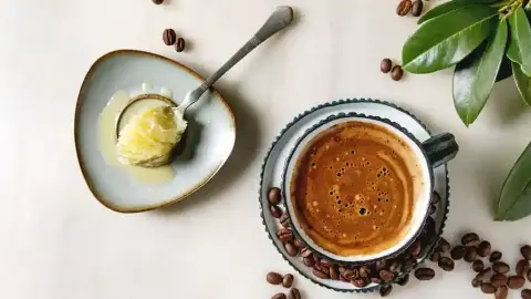 Ghee Coffee Ke Fayde: सेलिब्रिटी की फेवरेट है ये घी वाली कॉफी, मिलते हैं कई लाभ Ghee Coffee Ke Fayde: सेलिब्रिटी की फेवरेट है ये घी वाली कॉफी, मिलते हैं कई लाभ