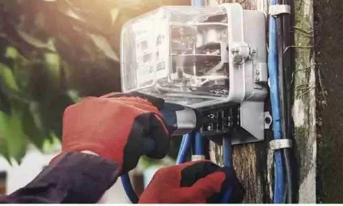 Hardoi News: बिजली चोरी करना पड़ा महँगा, विभाग ने लगाया करोड़ों का जुर्माना
