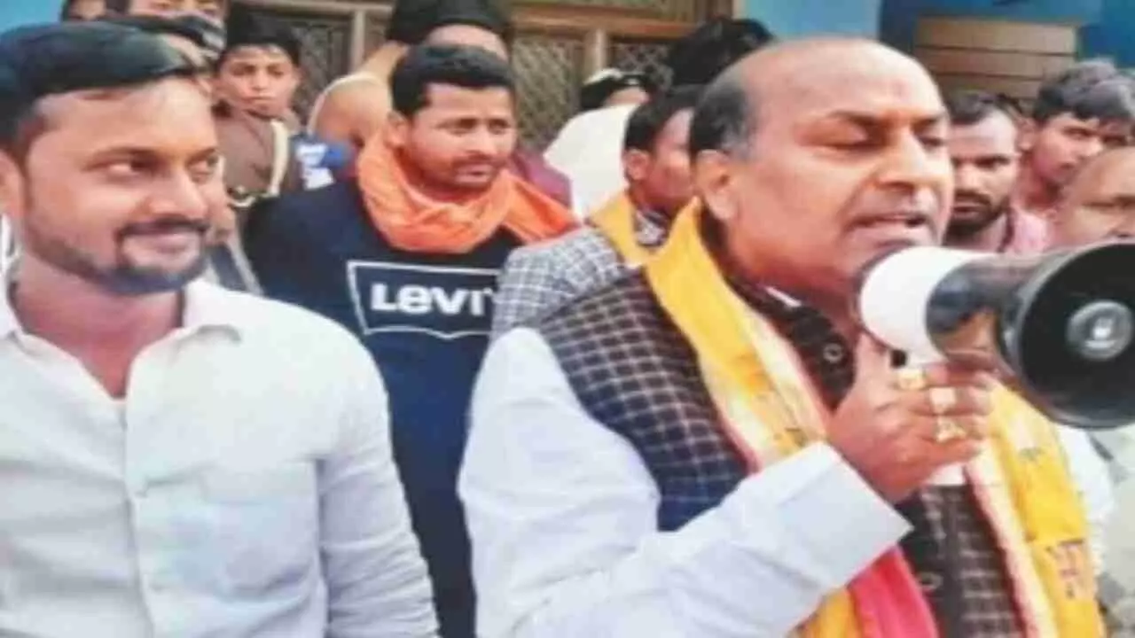 Gorakhpur News: भाजपा विधायक ने जिसपर हत्या की सुपारी का आरोप लगाया, कर रहा विधानसभा चुनाव लड़ने की तैयारी