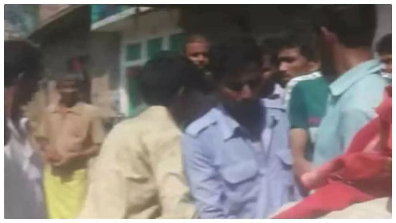 Kannauj News : किशोर सहित दो लोगों ने लगाया मौत को गले, मचा कोहराम