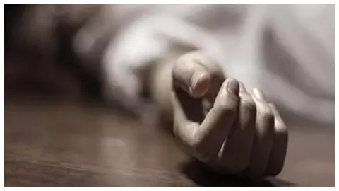रील के शौक ने ली जान… फंदा लगाकर तड़प रहा था मासूम, दोस्तों को लगा ऐक्टिंग कर रहा रील के शौक ने ली जान… फंदा लगाकर तड़प रहा था मासूम, दोस्तों को लगा ऐक्टिंग कर रहा
