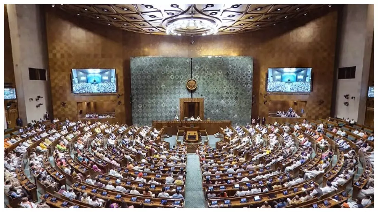 Budget 2024: संसद में आज बजट के खिलाफ विपक्ष का प्रदर्शन, राज्यों की अनदेखी का आरोप