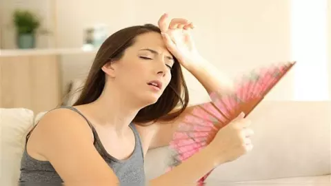 Anhidrosis: शरीर से पसीना ना निकालना कितना नुकसानदायक? हेल्थ एक्सपर्ट्स से जानें Anhidrosis: शरीर से पसीना ना निकालना कितना नुकसानदायक? हेल्थ एक्सपर्ट्स से जानें