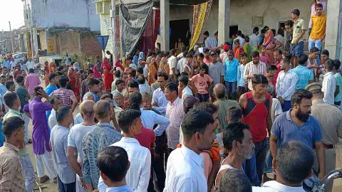शाहजहांपुर न्यूजः बाप-बेटी की हत्या... छोटे भाई ने महज इसलिए खेला खूनी खेल शाहजहांपुर न्यूजः बाप-बेटी की हत्या... छोटे भाई ने महज इसलिए खेला खूनी खेल