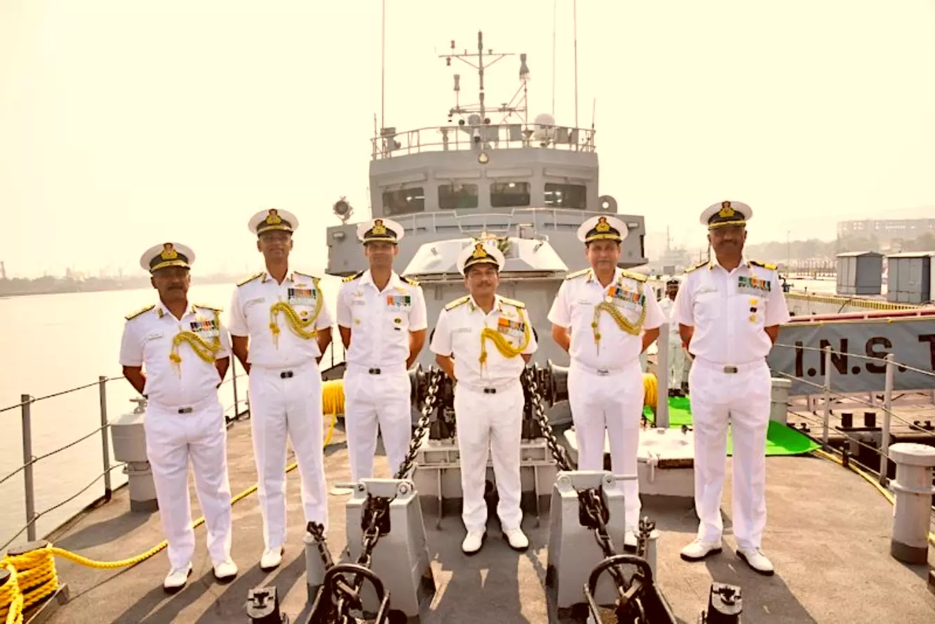Indian Navy Bharti 2024: नौसेना में 10वीं-12वीं पास के लिए निकली कई पदों पर भर्ती, देखें किन पदों पर मिलेगी नौकरी