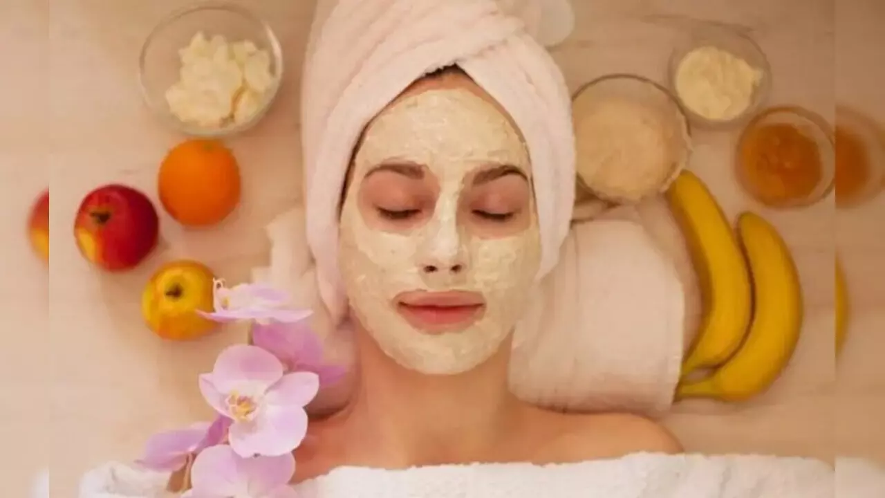 Raksha Bandhan Beauty Tips: रक्षाबंधन पर चेहरे पर लगाएं ये फेस पैक, शीशे सा चमकेगा चेहरा