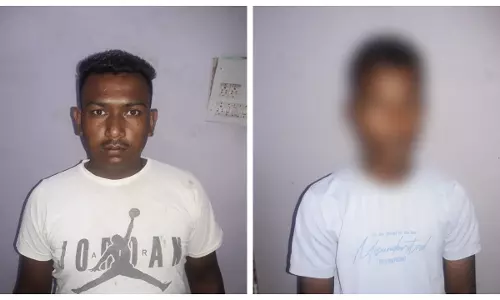 गिरफ्तार आकाश व निरुद्ध किया गया बाल अपचारी।