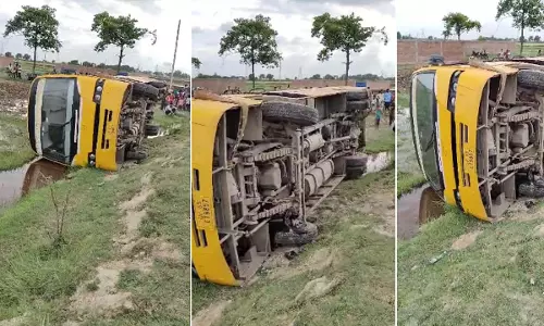 School bus overturned again on the side of the road, students injured