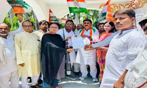 Congress workers protested