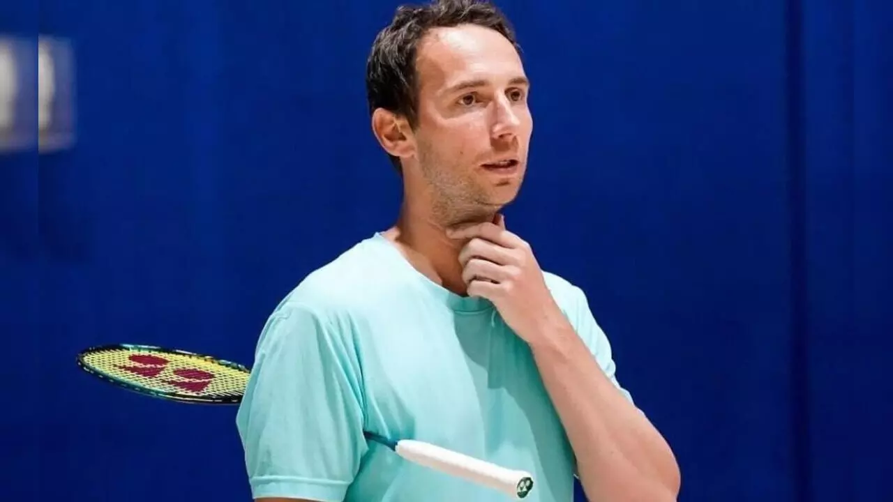 हार के बाद तापसी पन्नू के पति ने लिया संन्यास, जानें कितने अमीर हैं Mathias Boe