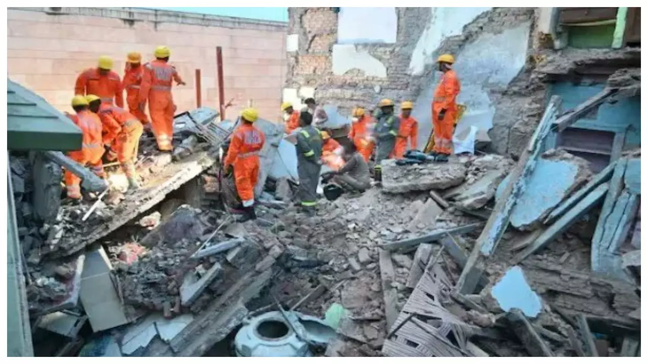 Varanasi House Collapsed