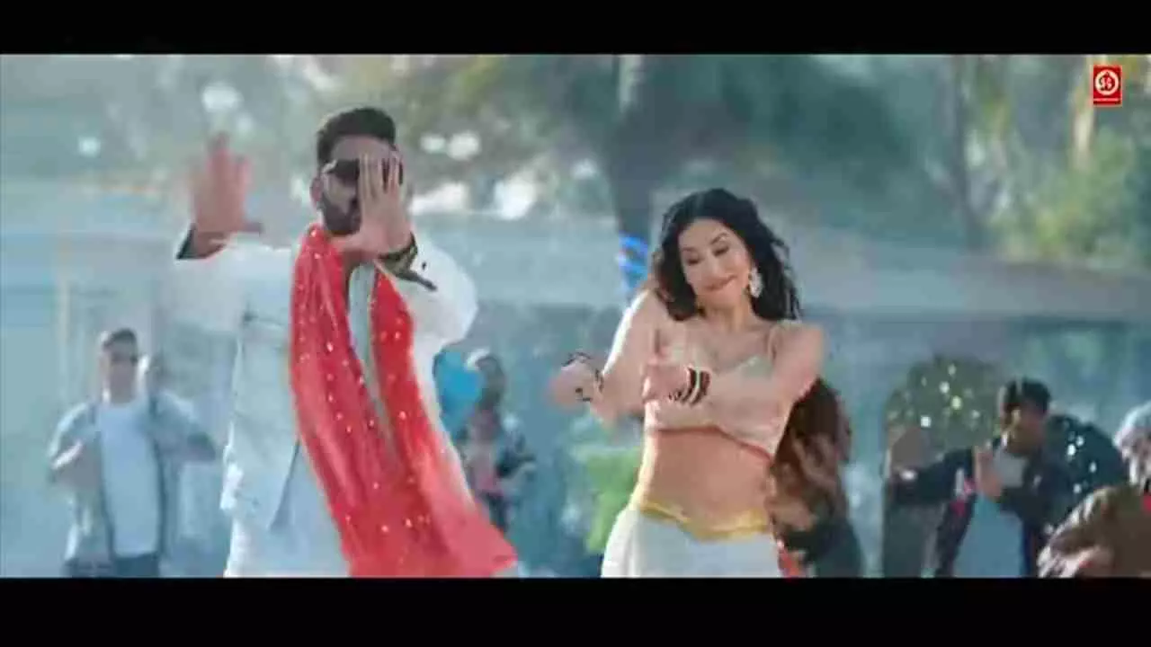 Pawan Singh-Sunny Leone Music Video