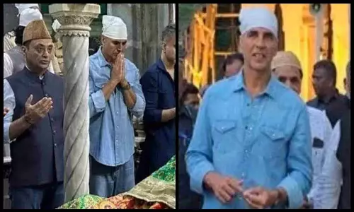 Akshay Kumar At Haji Ali