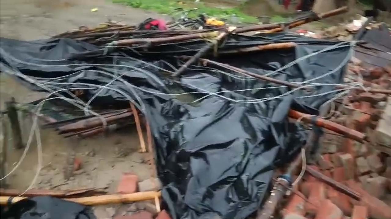 The roof of the house collapsed , Womans painful death