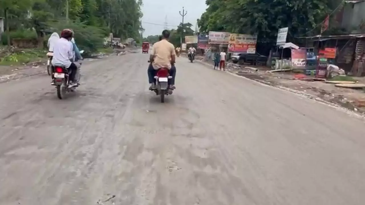 Dilapidated Hardoi Lucknow Highway Action was taken when Newstrack published the news