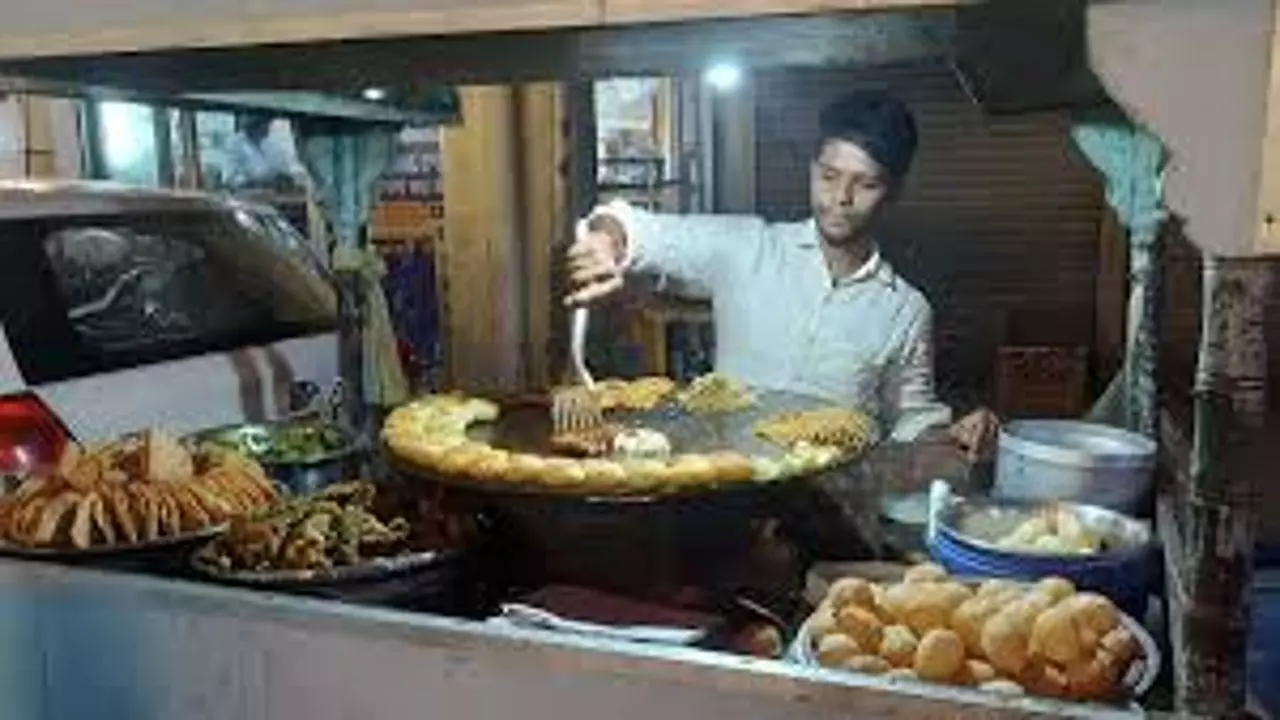 Kanpur Famous Street Food Shop