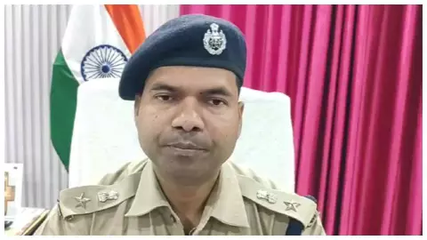 Ballia News : नाबालिक के साथ दुष्कर्म का आरोप, पुलिस ने आरोपी को किया गिरफ्तार Ballia News : नाबालिक के साथ दुष्कर्म का आरोप, पुलिस ने आरोपी को किया गिरफ्तार