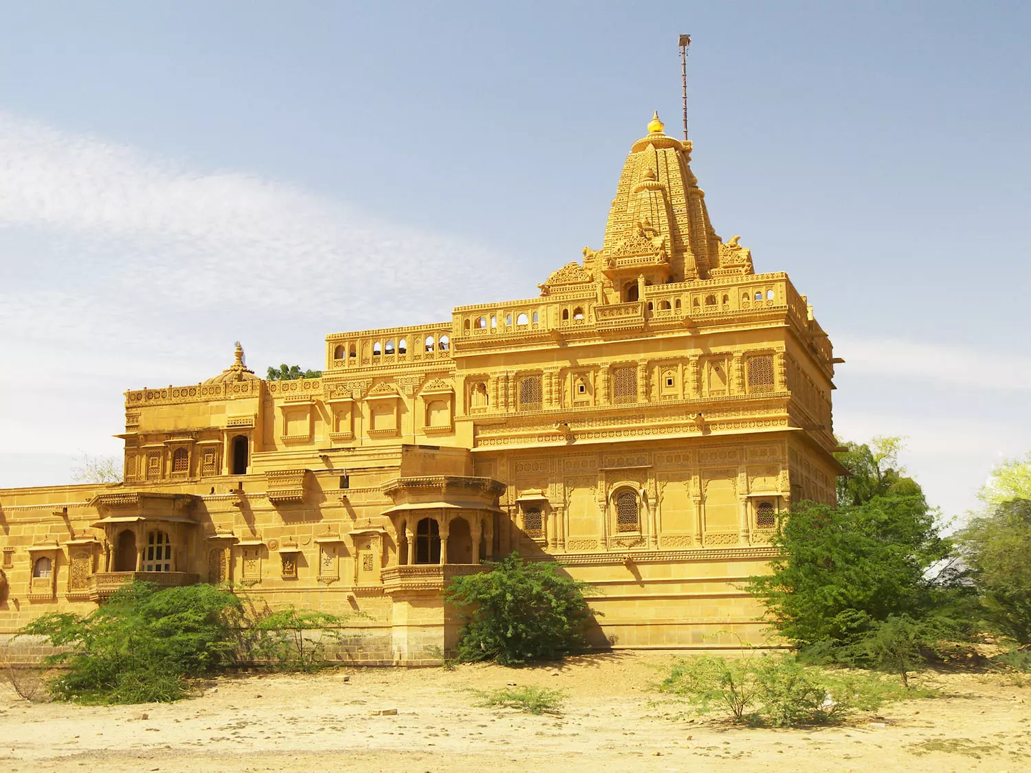 Top 5 Famous Jain Temples in India | Tourism News in Hindi Samachar |  Tourism की ताज़ा खबरे हिन्दी में | ब्रेकिंग और लेटेस्ट न्यूज़ in Hindi  Newstrack | Top 5 Famous